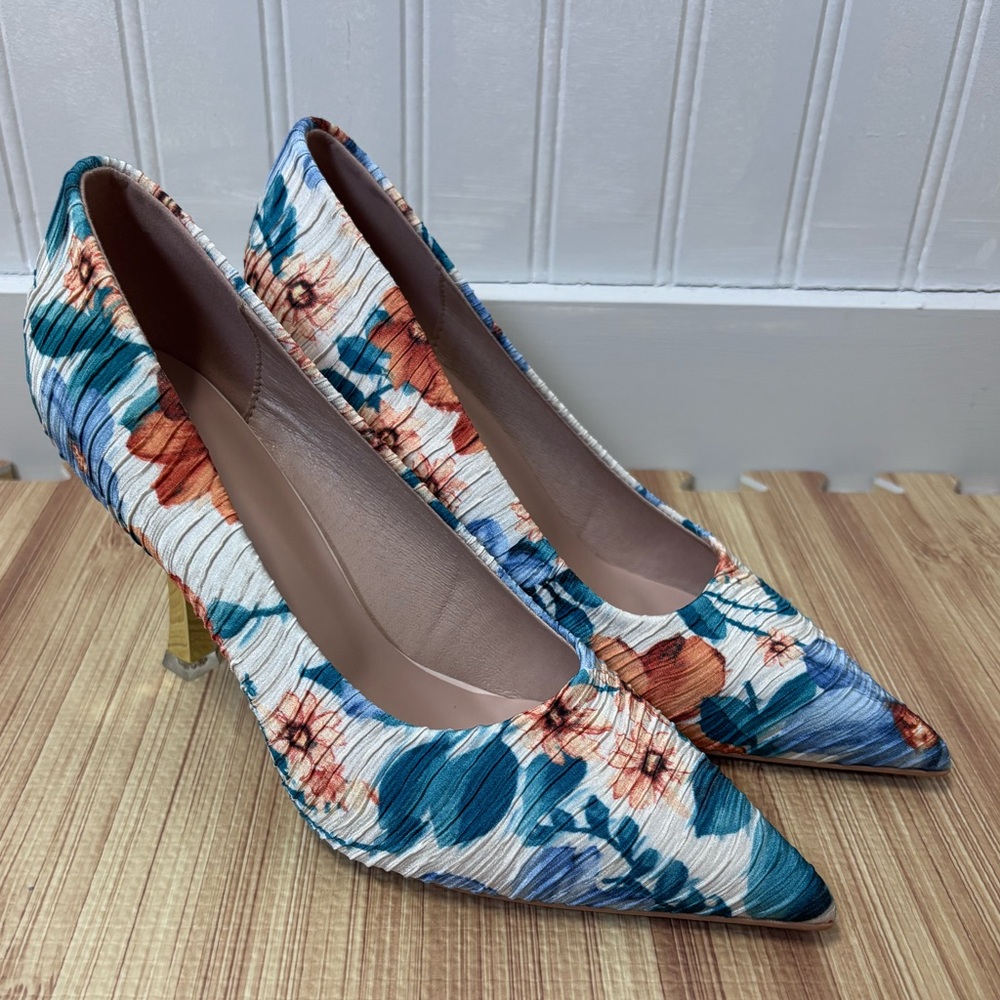 Women’s Ripple Fabric Floral Heels size 7.5